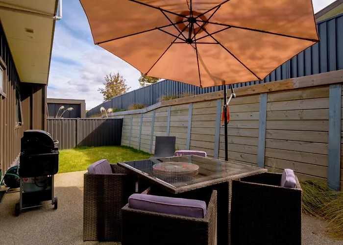 Kawerau River Retreat - Cromwell Holiday Home